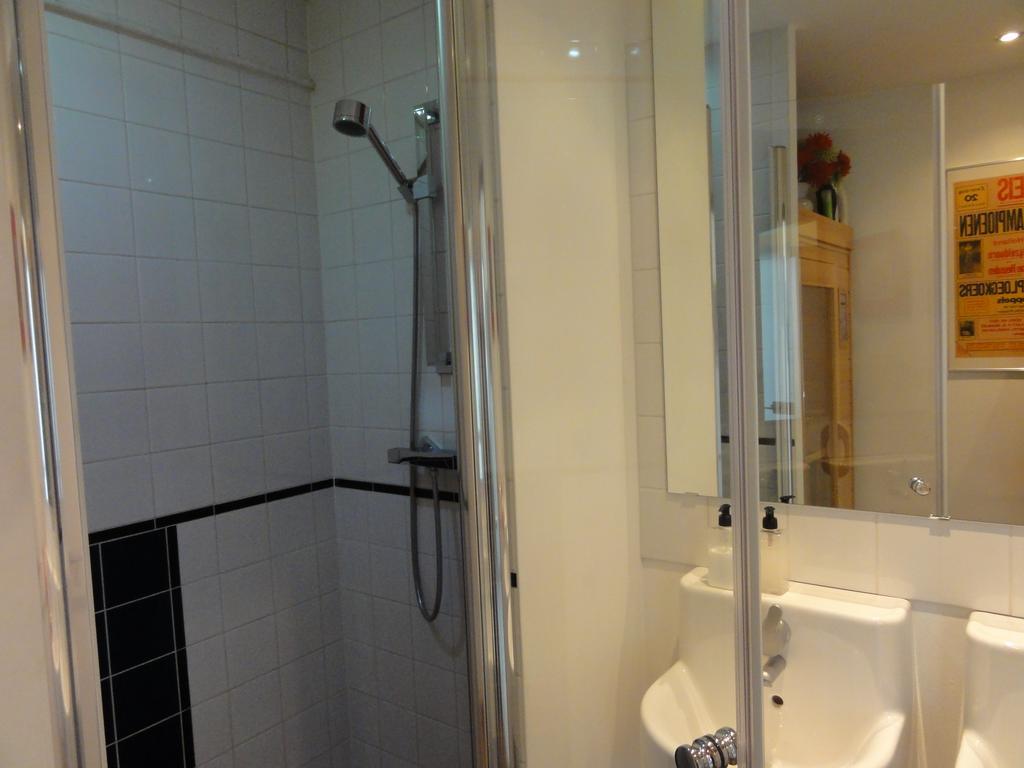 Bed And Breakfast Amsterdam West Amesterdão Quarto foto
